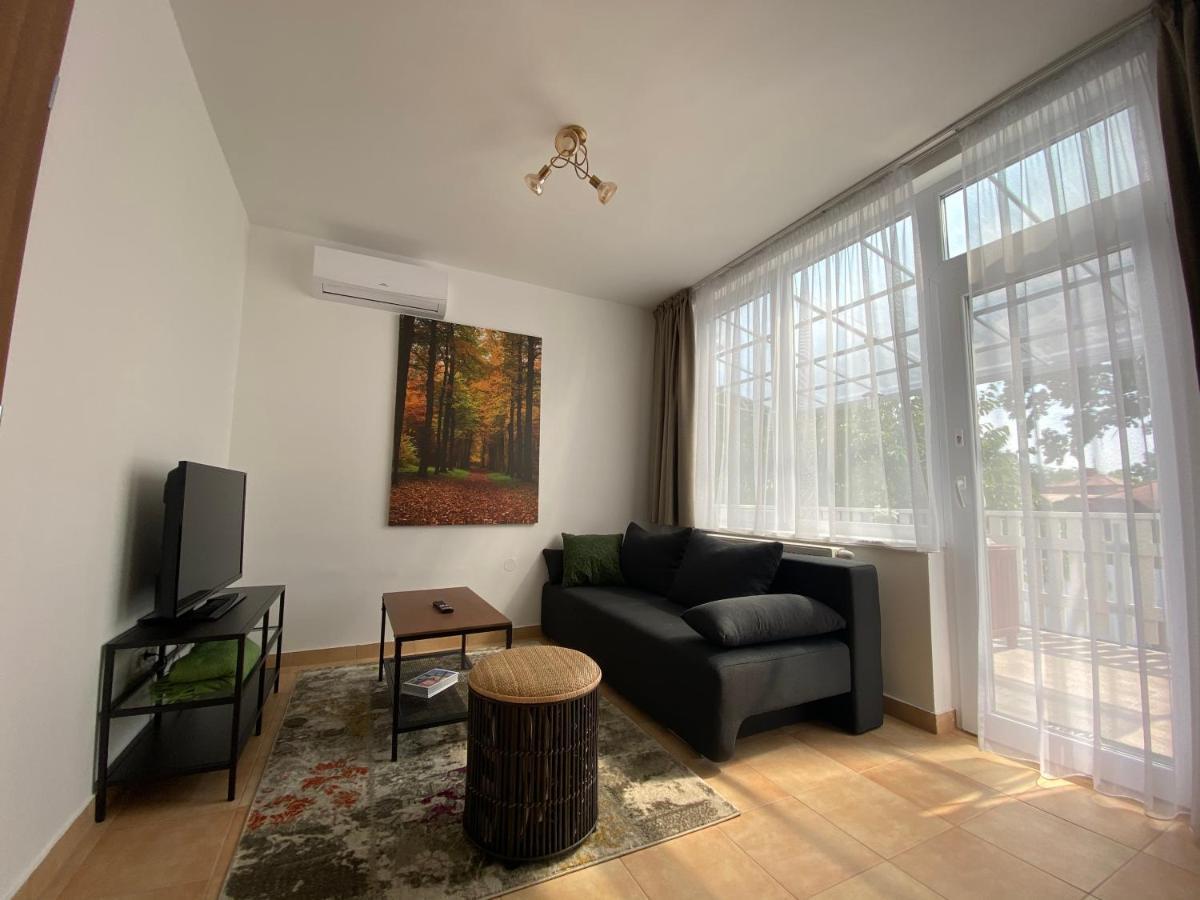 Spirit Homes Apartments Oroshaza Bagian luar foto