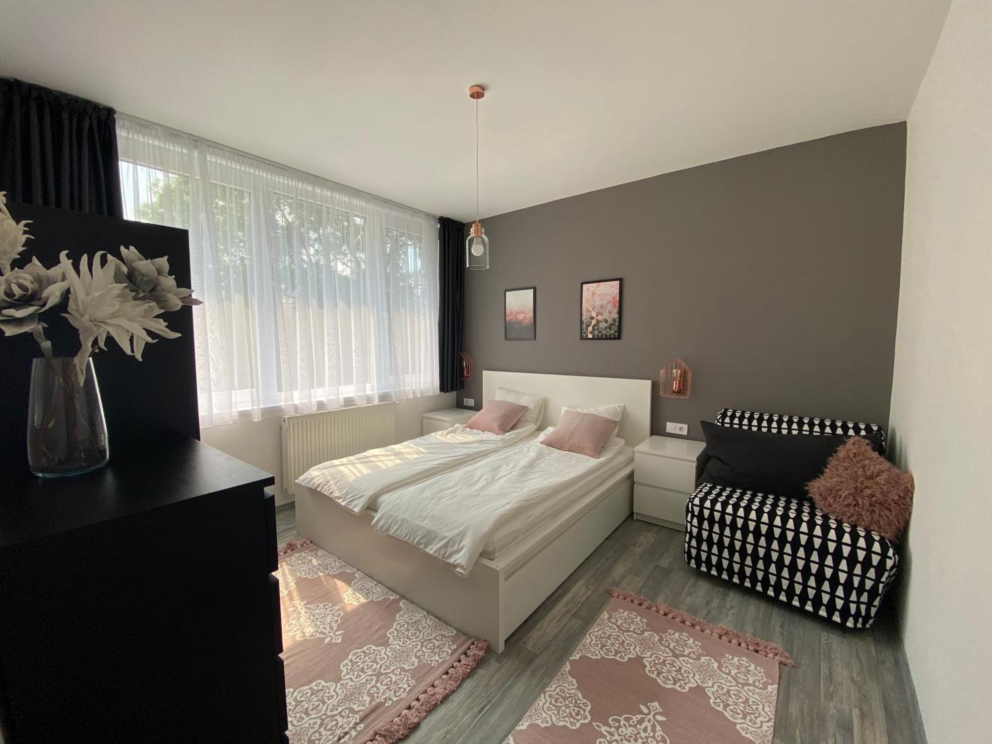 Spirit Homes Apartments Oroshaza Bagian luar foto