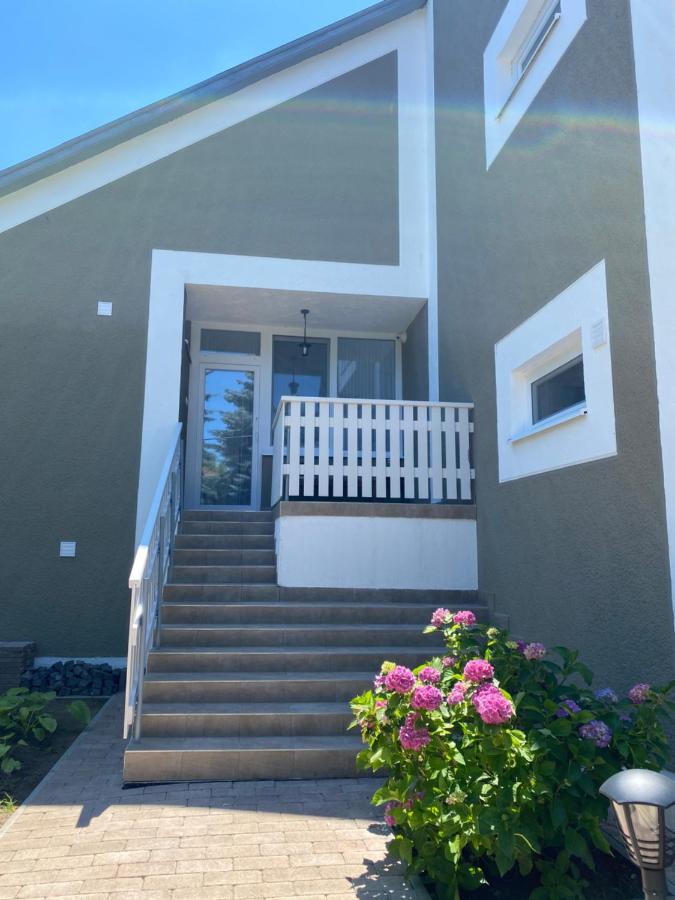 Spirit Homes Apartments Oroshaza Bagian luar foto