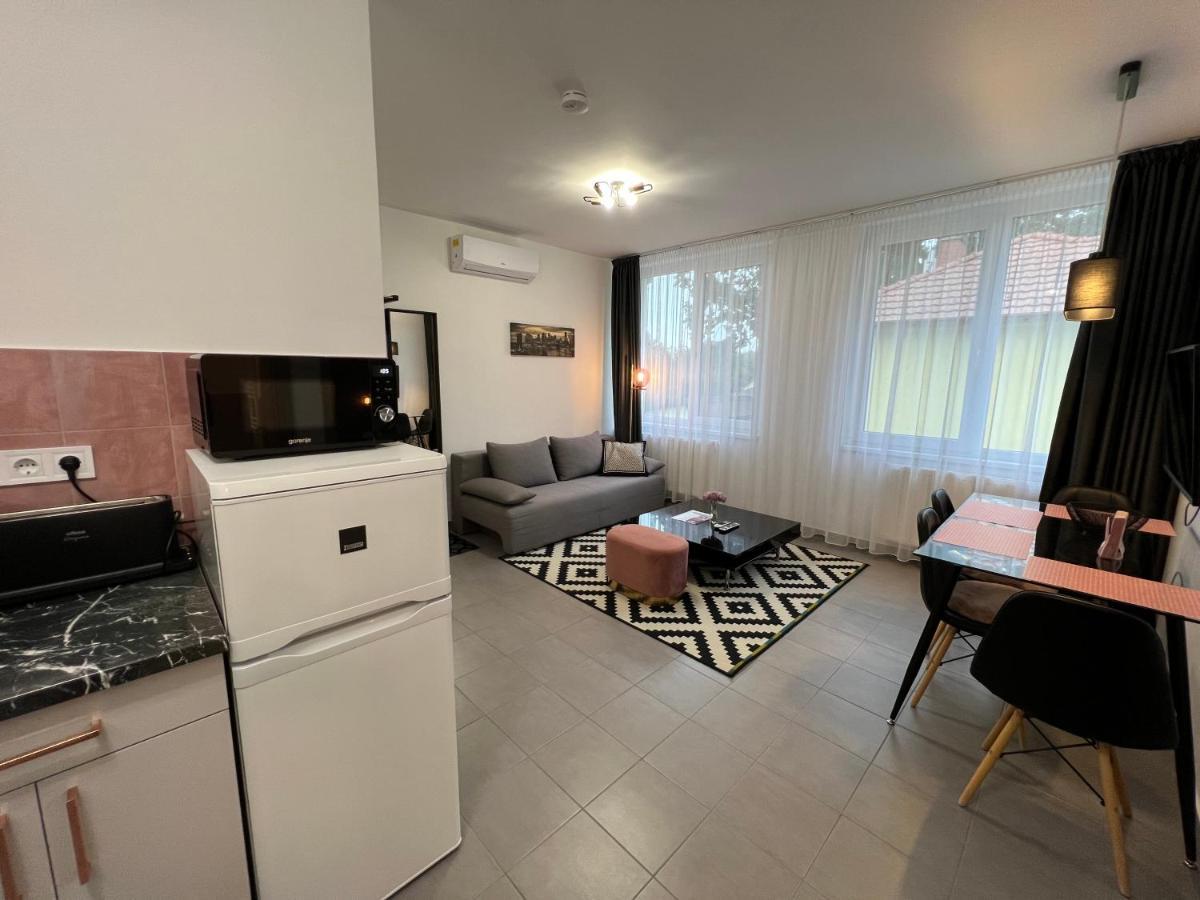 Spirit Homes Apartments Oroshaza Bagian luar foto