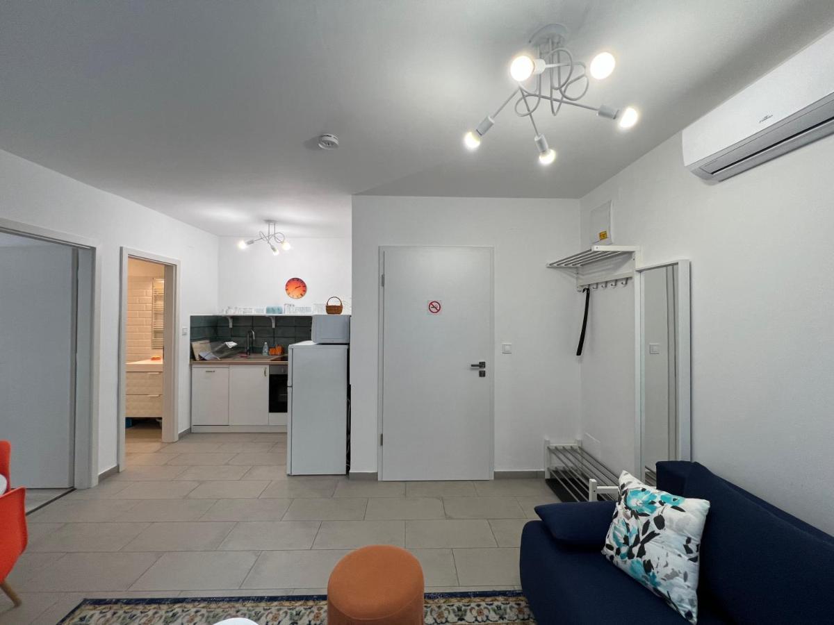 Spirit Homes Apartments Oroshaza Bagian luar foto