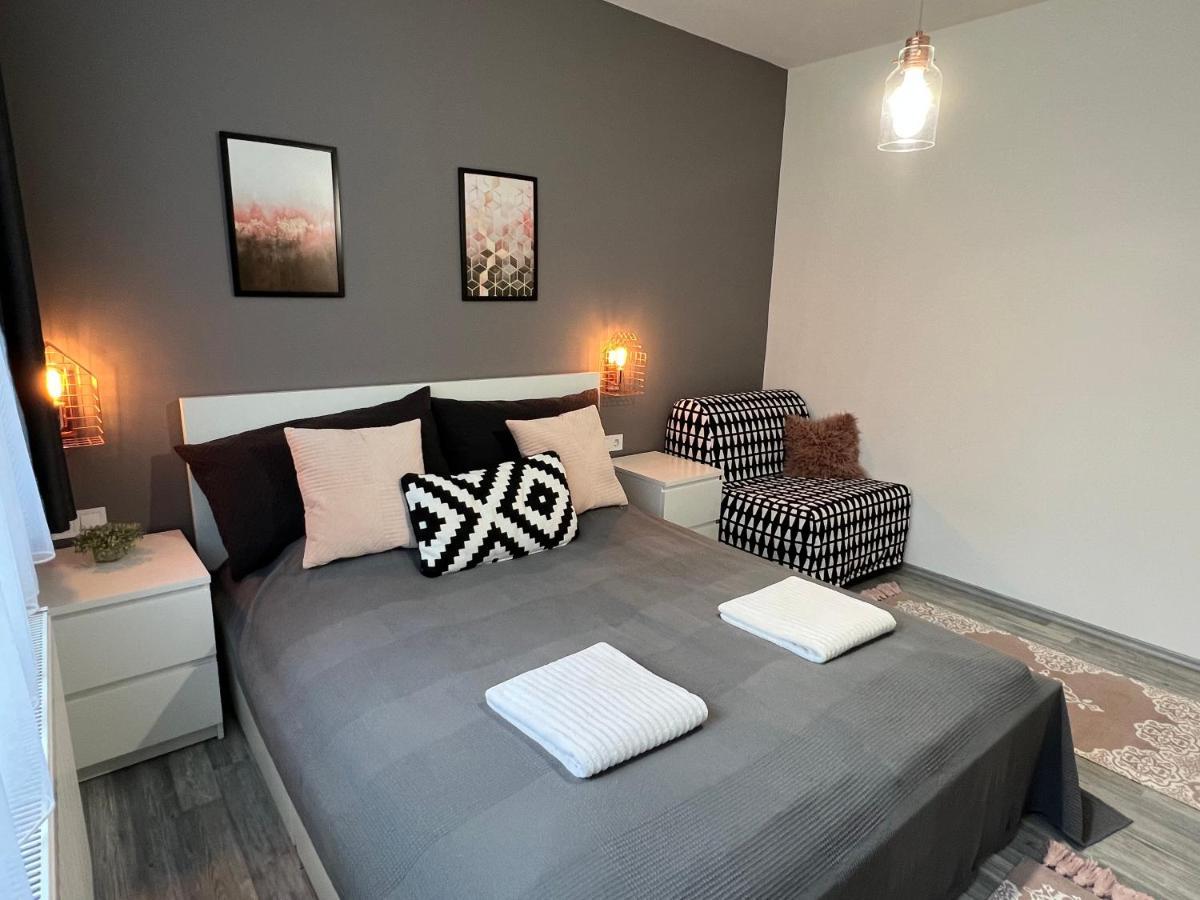Spirit Homes Apartments Oroshaza Bagian luar foto