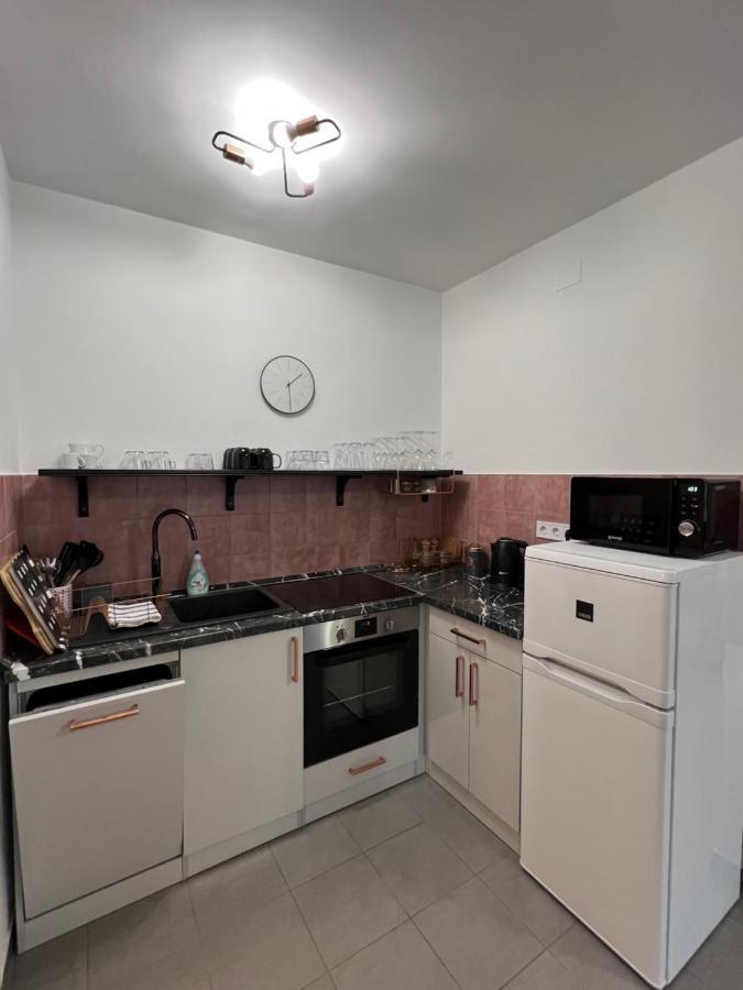 Spirit Homes Apartments Oroshaza Bagian luar foto