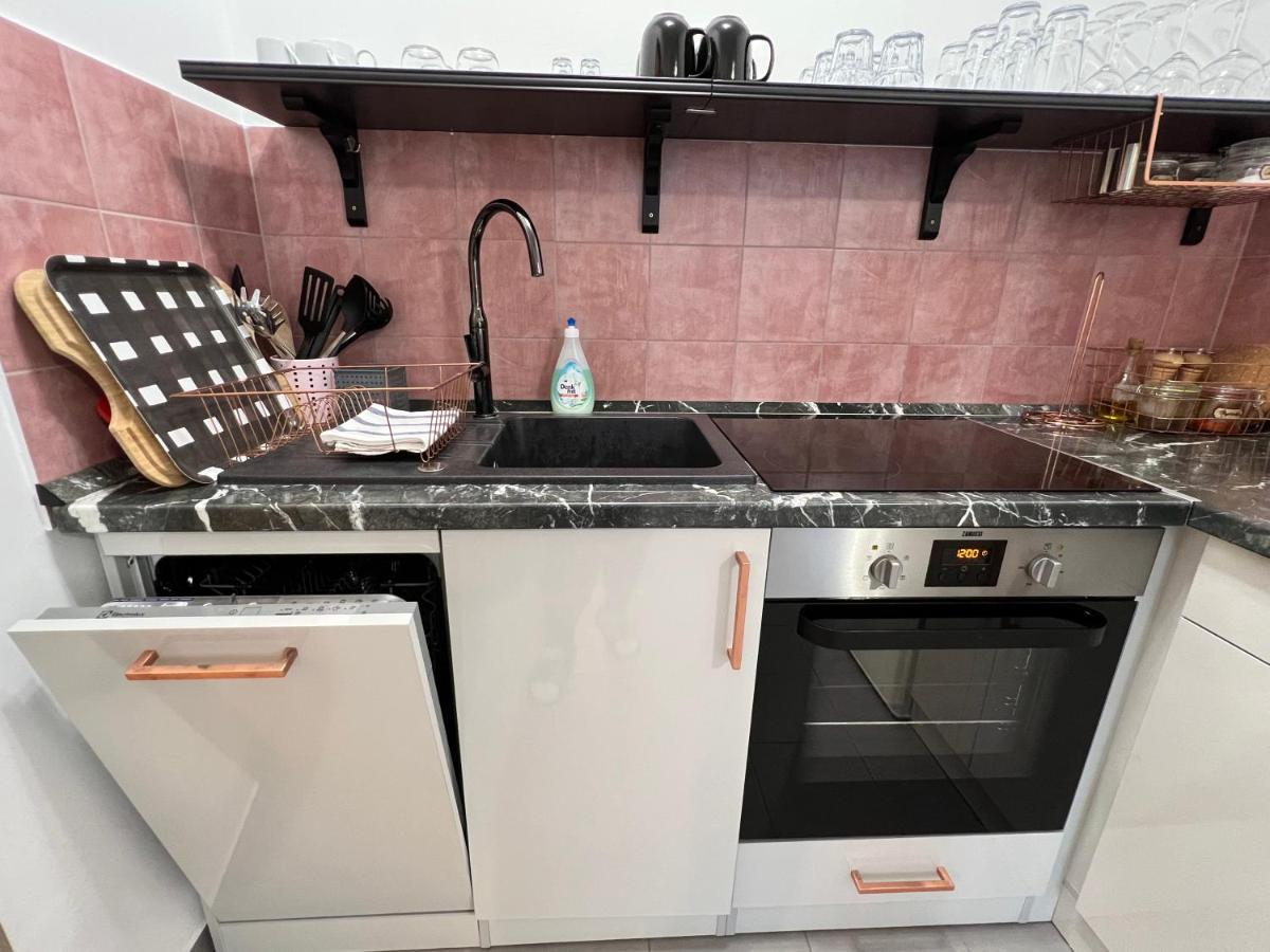 Spirit Homes Apartments Oroshaza Bagian luar foto