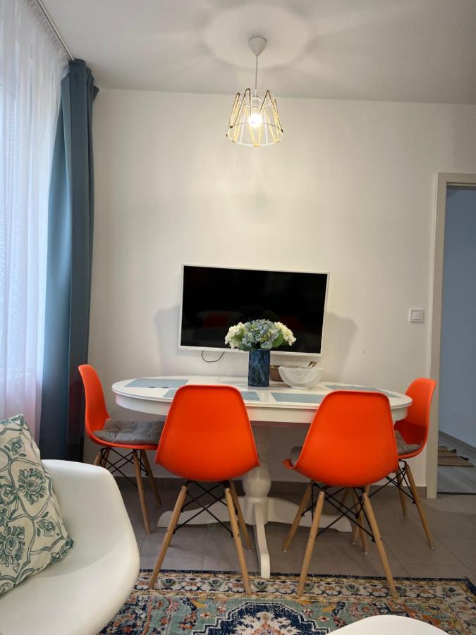 Spirit Homes Apartments Oroshaza Bagian luar foto