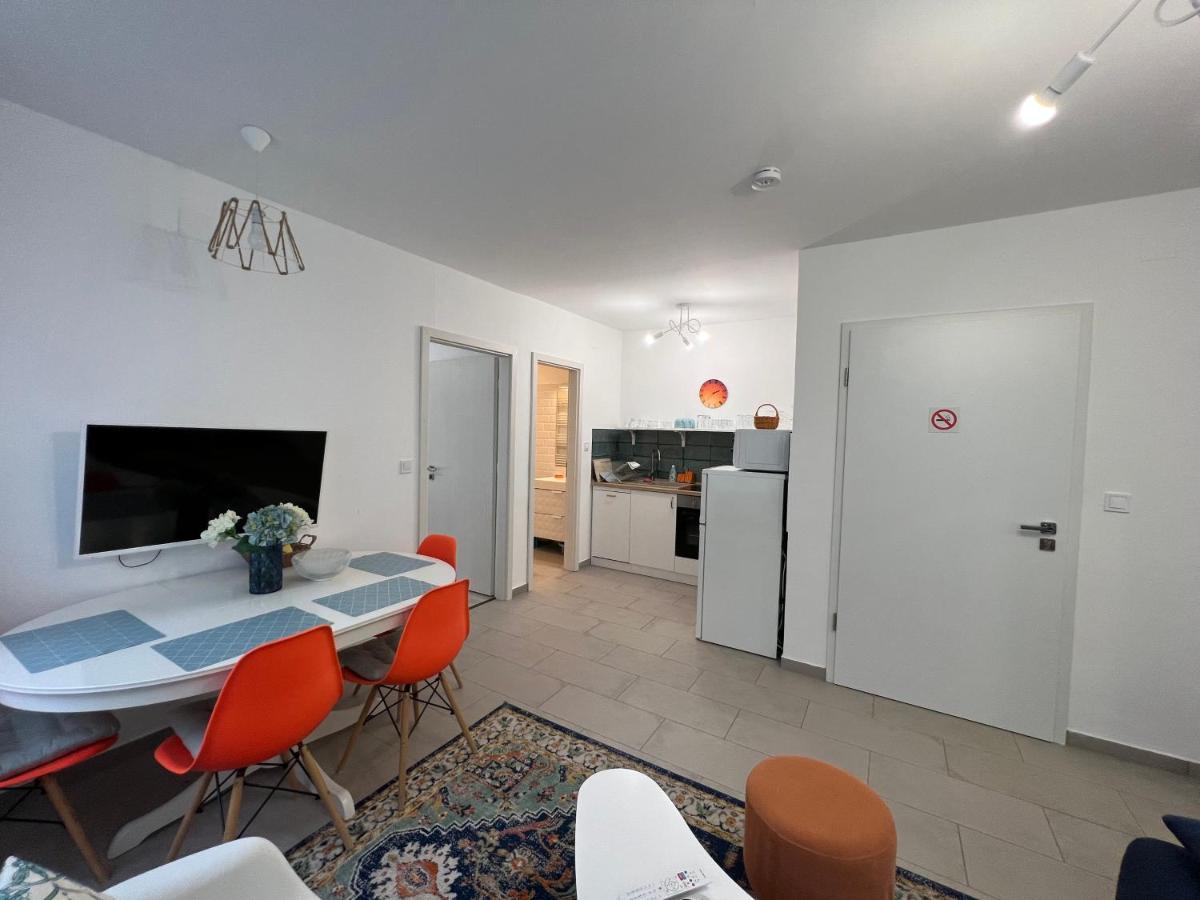 Spirit Homes Apartments Oroshaza Bagian luar foto